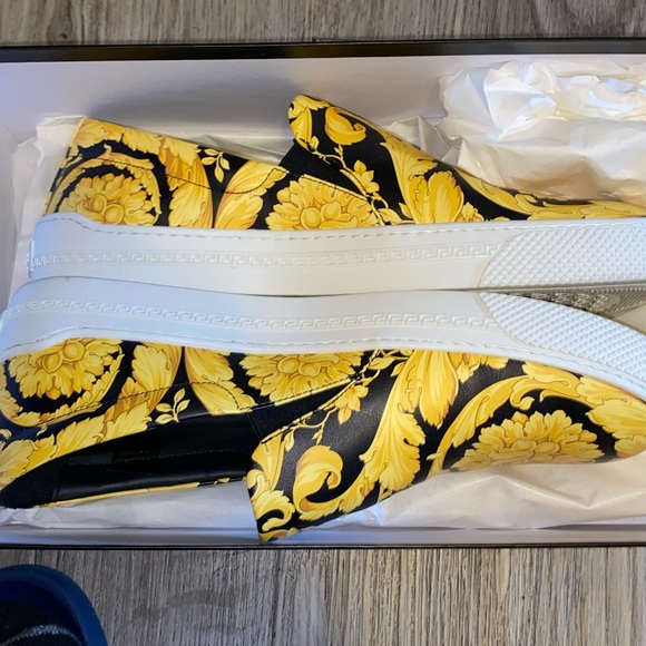 Versace, Barocco print slide ons - Picture 4 of 7